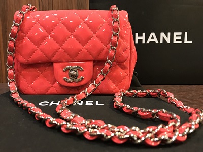 シャネル（CHANEL）ミニマトラッセ チェーンショルダーバッグ エナメル ピンク -ゴールドプラザ愛知名古屋栄店