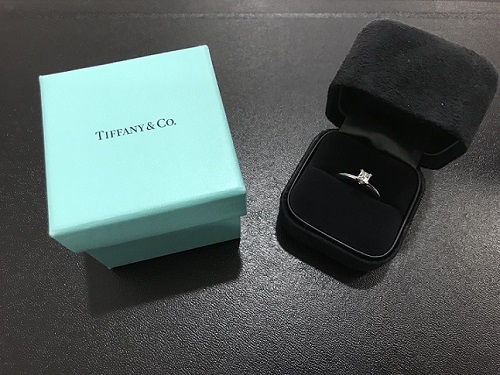 ティファニー Tiffany Co ソリティアダイヤモンドリング プリンセスカット D 0 34ct ゴールドプラザ神奈川横浜店