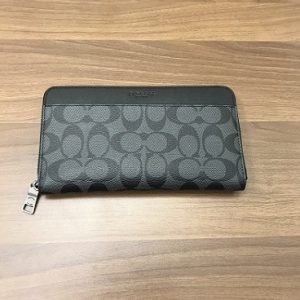 コーチ（COACH） ラウンドファスナー長財布 シグネチャー F93510