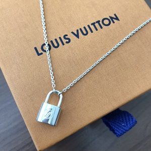 ルイヴィトン（Louis Vuitton）パンダンティフ・ロックイット SV925