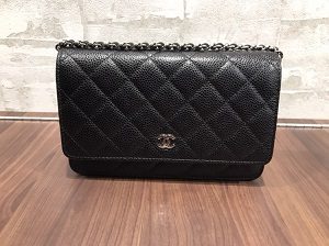 CHANEL チェーンウォレット　キャビアスキンファッション小物