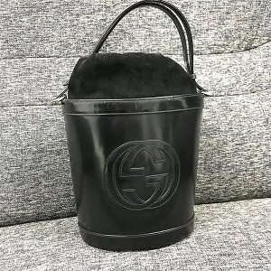 グッチ(GUCCI)001 2046 1666 パテントレザー×スエード バケツ型 巾着