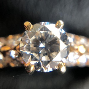 K18　ダイヤモンド0.77ctメレダイヤモンド1.005ct　リング　ダイヤモンド買取相場