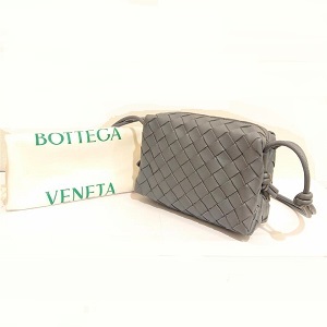 ボッテガ・ヴェネタ(Bottega　Veneta)　カメラバッグ　ミニループ　イントレチャートレザー　Aランク　ボッテガ・ヴェネタ買取相場