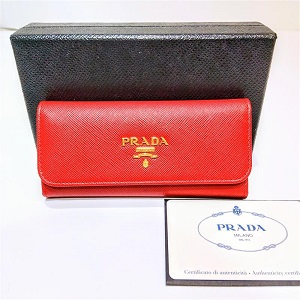 プラダ（ＰＲＡＤＡ）　キーケース　SAFFIANO METAL　 1M0223　 赤/レザー　Aランク　プラダ買取相場