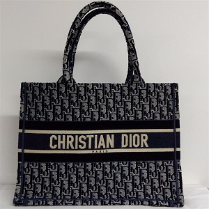 ディオール(Christian Dior) トートバッグ　ブックトートミディアム　　Bランク　ディオール買取相場