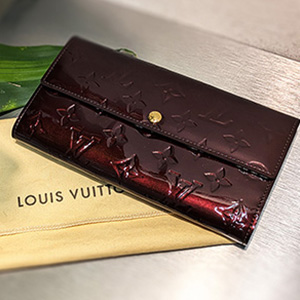 ルイヴィトン(LouisVuitton)　長財布　モノグラムヴェルニ　ポルトフォイユサラ　M93524/TN4182　アマラント　ルイヴィトン(LouisVuitton)買取相場