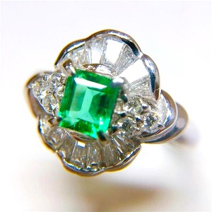エメラルド E(0.45ct メレダイヤ MD(0.61ct Pt900 リング エメラルド買取相場-銀座本店(東京都中央区)｜宝石買取実績