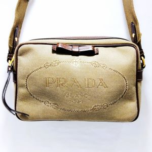プラダ(PRADA) ショルダーバッグ ジャガードロゴ 1BH089 ABランク 買取相場