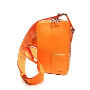 ロエベ(LOEWE) ショルダーポシェット ヴァーティカル オレンジ Aランク 買取相場