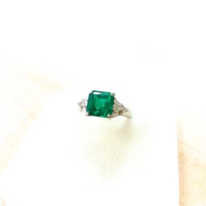 エメラルド E(2.38ct MD(0.33ct Pt900 リング 買取相場
