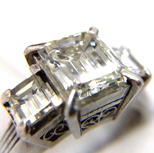 ダイヤモンド 1.23ct Iカラー VS2 0.56ct Pt900 リング 買取相場