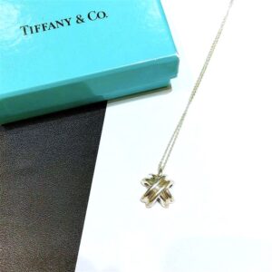 ティファニー(Tiffany＆Co) ネックレス シグネチャー クロス SV925 買取相場