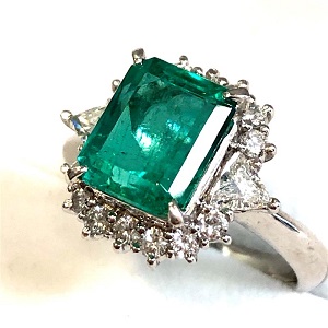 エメラルド E(2.81ct ダイヤモンド MD(0.68ct Pt900 リング 買取相場