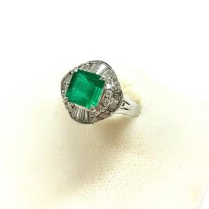 エメラルド E(1.28ct メレダイヤ MD(0.59ct PT900 リング 買取相場