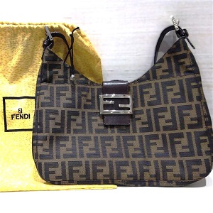 フェンディ(FENDI) ショルダーバッグ ズッカ マンマバケット ズッカ 26569 キャンバス×レザー Aランク 買取相場