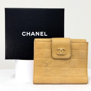 シャネル(CHANEL) 二つ折り財布 ラムスキン アイコン ベージュ Bランク 買取相場