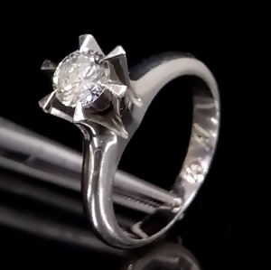 ダイヤモンド D(0.7ct SI1 GOOD Pt900 リング 買取相場