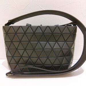 バオバオ イッセイミヤケ(BAOBAO ISSEY MIYAKE) クリスタルマット トートバッグ AG314 PU ブラック Aランク バオバオ 買取相場