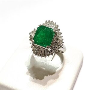 エメラルド E(3.82ct ダイヤモンド MD(1.62ct PT900 リング 買取相場