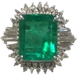 エメラルド E(4.01ct メレダイヤ MD(0.47ct Pt900 リング 買取相場