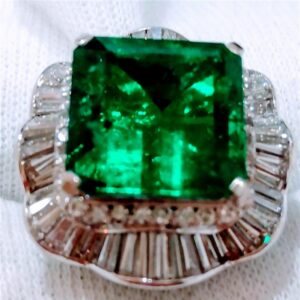 エメラルド E10.68ct/D2.77ct Pt900 リング鑑別書有 買取相場