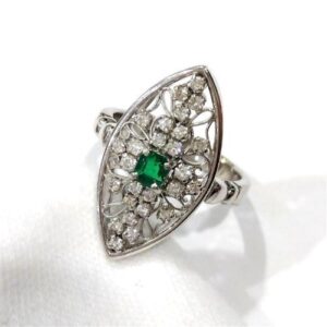 エメラルド E(0.28ct ダイヤモンド MD(0.39ct リング Pt900 買取相場