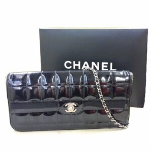 シャネル(CHANEL) チェーンショルダーバッグ チョコバー 6番台 パテントレザー ABランク 買取相場