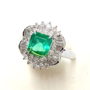 エメラルド E(1.24ct メレダイヤモンド MD(0.62ct Pt900 リング 買取相場