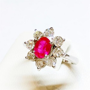 ルビー R(0.79ct ダイヤモンド MD(1.03ct Pt900 リング 買取相場