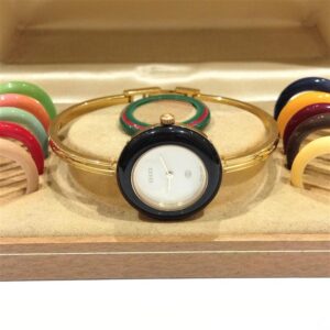 グッチ(GUCCI) 1100L チェンジベゼル 時計 Bランク 買取相場
