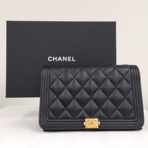 シャネル(CHANEL) チェーンウォレット ボーイシャネル キャビアスキン Bランク 買取相場