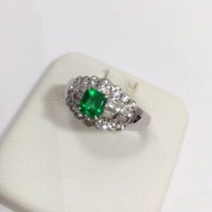 エメラルド E(0.44ctダイヤモンドMD(0.63ct Pt900 リング 買取相場