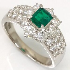 エメラルド E(0.41ct メレダイヤ M(1.45ct Pt900 リング 買取相場