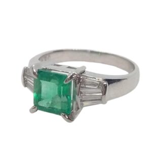 エメラルド E(1.00ct ダイヤモンド MD(0.3ct Pt900 リング 買取相場
